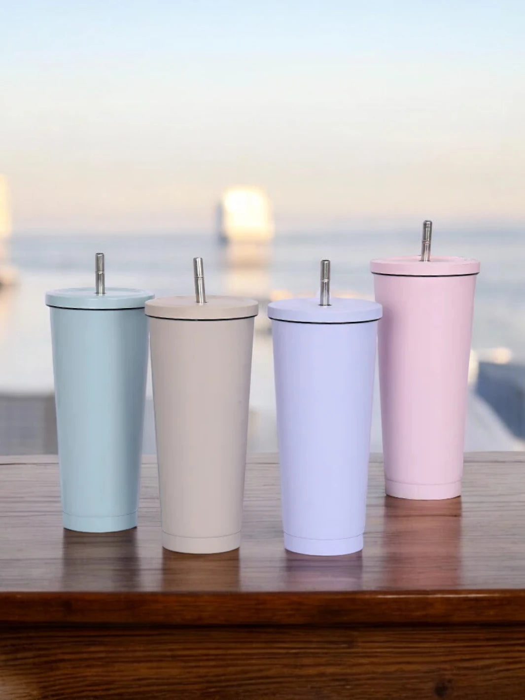 Gobelet de voyage coloré en inox avec paille et couvercle de 500 ml